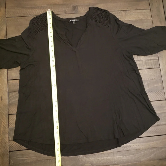 Crochet Embellished Black Tee Women Plus 1X Cable & Gauge - Picture 13 of 15